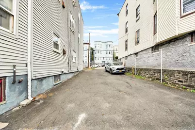131 Beech Street, Yonkers, NY 10701 - Photo 31