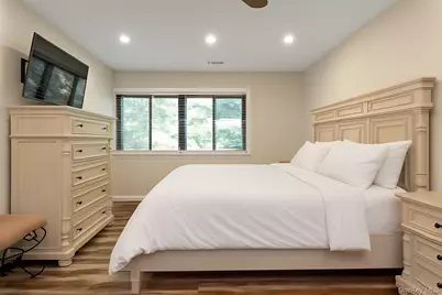 9 Squirrel Hill #231, Roslyn, NY 11576 - Photo 11