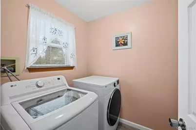 29 Bedford Avenue, Mastic, NY 11950 - Photo 11