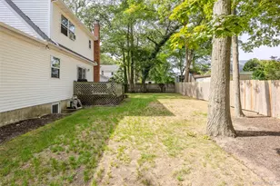 29 Bedford Ave, Mastic, NY 11950 - Photo 19