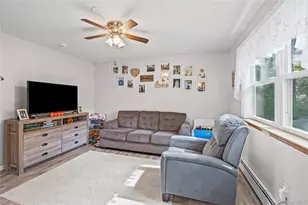 29 Bedford Ave, Mastic, NY 11950 - Photo 5
