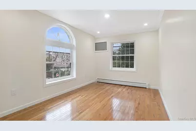 164-20 85th Avenue, Jamaica, NY 11432 - Photo 21