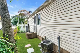 54 E 15th St, Huntington Station, NY 11746 - Photo 21