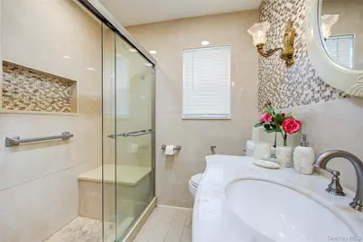 1025 Ontario Road, West Hempstead, NY 11552 - Photo 17