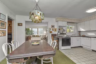 350 Paul Pl, West Hempstead, NY 11552 - Photo 9