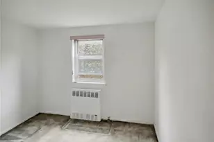 88-08 151st Ave, Ridgewood, NY 11414 - Photo 9