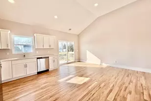 40 St George Dr, Shirley, NY 11967 - Photo 5