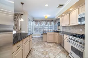 2863 Harbor Rd, Merrick, NY 11566 - Photo 9