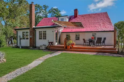 147 N Country Road, Mount Sinai, NY 11766 - Photo 29