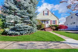 11 Wood St, Lynbrook, NY 11563 - Photo 3