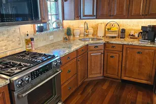 681 N Clinton Ave, Lindenhurst, NY 11757 - Photo 11