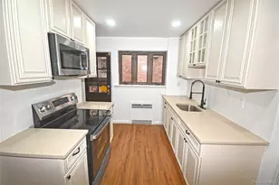 112-13 178th St, Addisleigh Park, NY 11433 - Photo 13