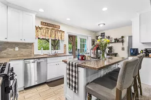 1066 Old Town Rd, Coram, NY 11727 - Photo 7