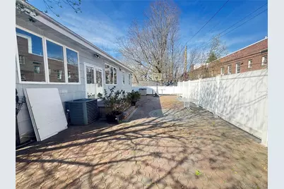 7 Henry Street, Great Neck, NY 11023 - Photo 17