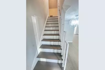 7 Henry Street, Great Neck, NY 11023 - Photo 3