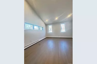 7 Henry Street, Great Neck, NY 11023 - Photo 9