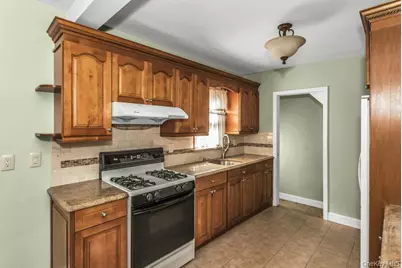 16 William Street, New Hyde Park, NY 11040 - Photo 11