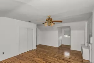 16 William St, New Hyde Park, NY 11040 - Photo 17