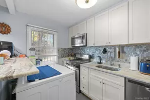 131-09 234th St, Rosedale, NY 11422 - Photo 9