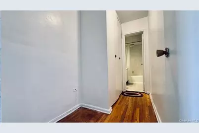 142-05 Roosevelt Avenue #521, Flushing, NY 11354 - Photo 9