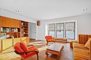 37 Fox Den Rd, Mount Kisco, NY 10549 - Photo 7