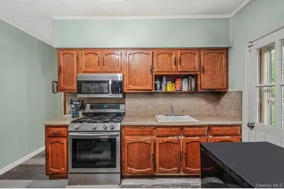 34 Rose Court, Smithtown, NY 11787 - Photo 7