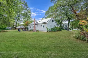 34 Rose Ct, Smithtown, NY 11787 - Photo 21