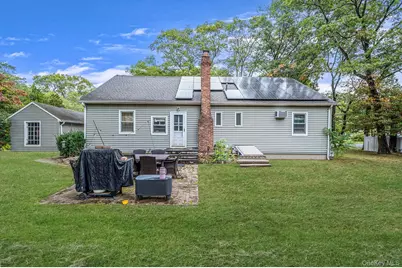 34 Rose Court, Smithtown, NY 11787 - Photo 17