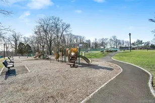 8 Wyndover Woods Ln, White Plains, NY 10603 - Photo 17