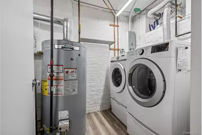 517 Clinton Street, Brooklyn, NY 11231 - Photo 29