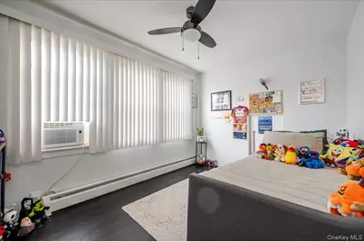 1711 Mahan Avenue, Bronx, NY 10461 - Photo 35