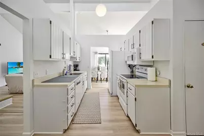 8 School Street, Hampton Bays, NY 11946 - Photo 7