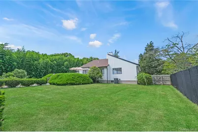 8 School Street, Hampton Bays, NY 11946 - Photo 25