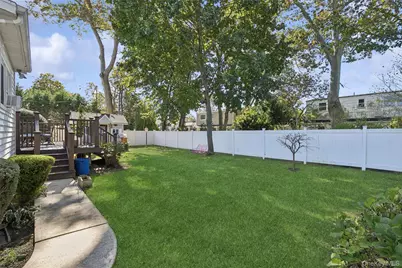 320 W 11th Street, Deer Park, NY 11729 - Photo 27