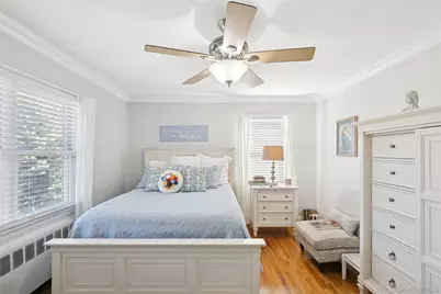 320 W 11th Street, Deer Park, NY 11729 - Photo 15