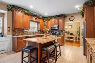 10 Cedar Grove Terrace, Middle Island, NY 11953 - Photo 9