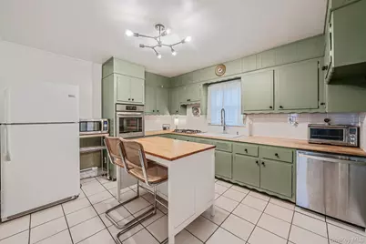 15 Raymond Avenue, Farmingville, NY 11738 - Photo 5