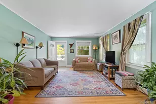 24 Overlook Dr, Huntington, NY 11743 - Photo 3