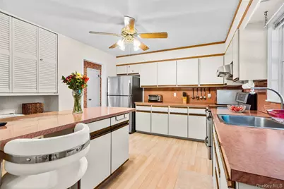 46 Skyview Drive, Poughkeepsie, NY 12603 - Photo 15