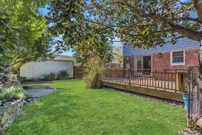 2186 McClellan Street, East Meadow, NY 11554 - Photo 27