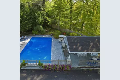 17 Winchester Lane, Huntington, NY 11743 - Photo 35