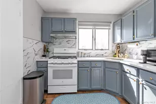 146-06 228th St, Rosedale, NY 11413 - Photo 5