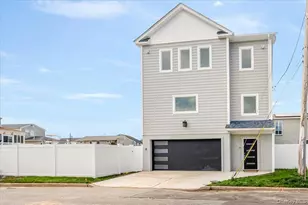 3695 S Somerset Dr, Seaford, NY 11783 - Photo 43