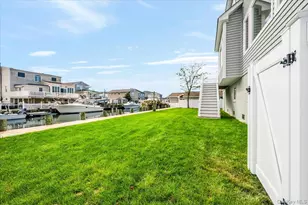 3695 S Somerset Dr, Seaford, NY 11783 - Photo 49