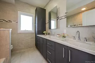 3695 S Somerset Dr, Seaford, NY 11783 - Photo 37