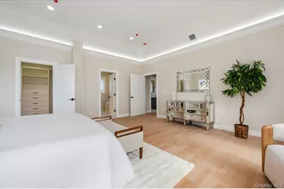 3695 S Somerset Drive, Seaford, NY 11783 - Photo 27