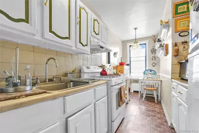 167-10 Crocheron Avenue #1F, Flushing, NY 11358 - Photo 9