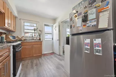 370 E Broadway, Long Beach, NY 11561 - Photo 9