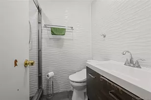 152-10 Peck Ave, Flushing, NY 11355 - Photo 7