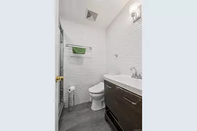 152-10 Peck Avenue, Flushing, NY 11355 - Photo 21